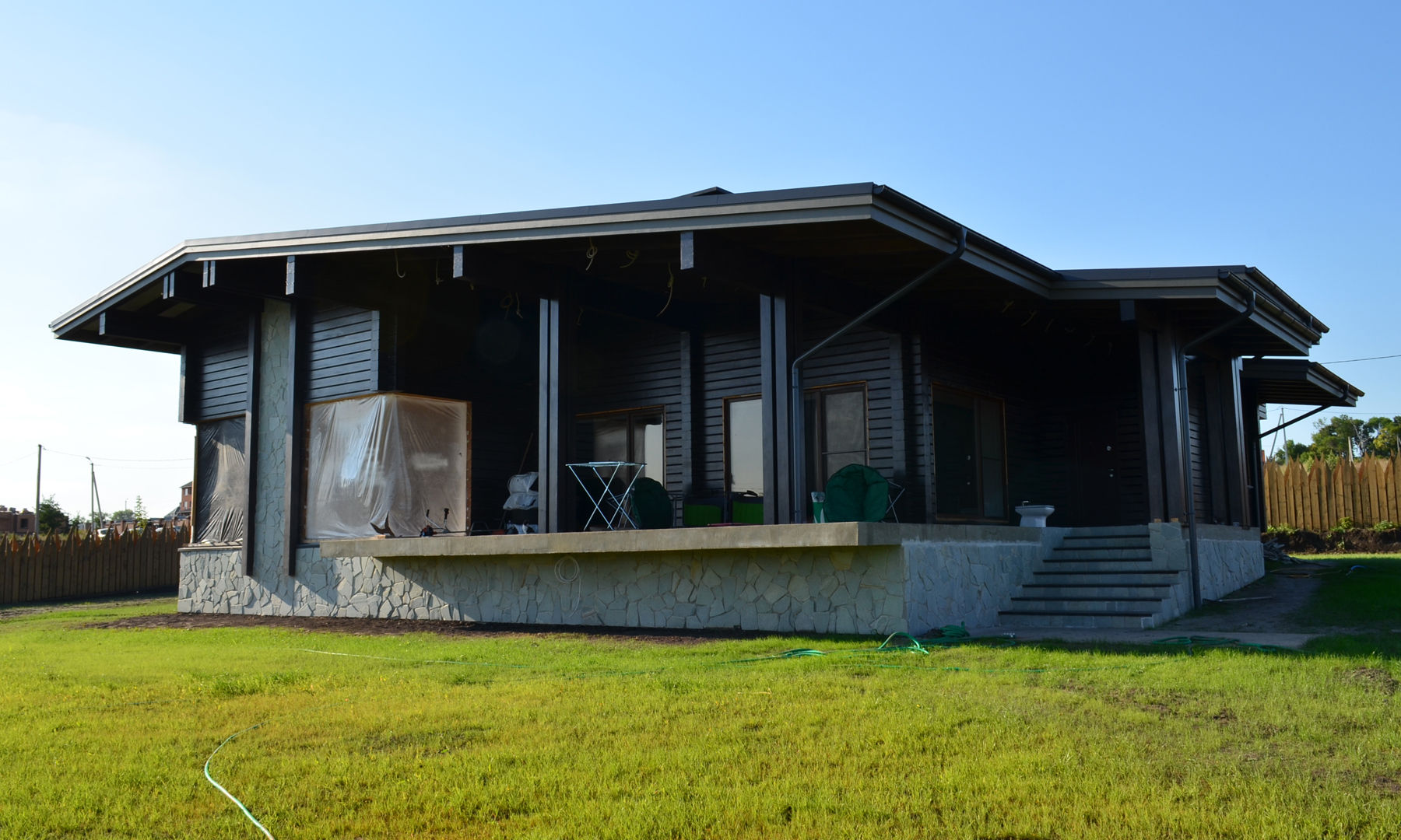 homify Casas de estilo moderno Madera Acabado en madera