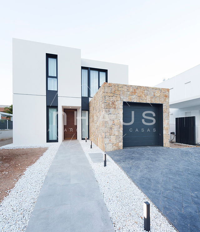 homify Casas mediterrâneas Pedra