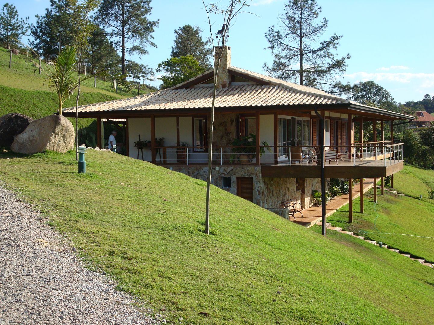 Casa Sítio Bela Vista Angelucci Arquitetura Casas do campo e fazendas Madeira Efeito de madeira fachada de madeira