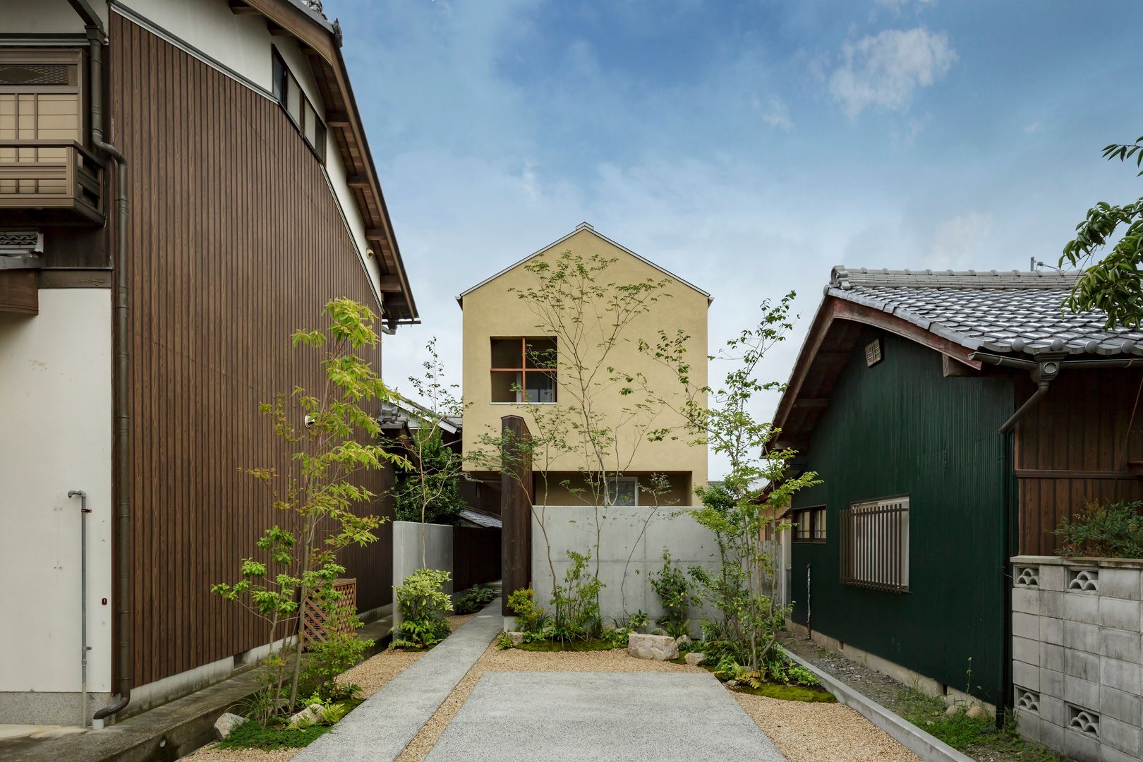 松栄の家, HEARTH ARCHITECTS/ハース建築設計事務所 HEARTH ARCHITECTS/ハース建築設計事務所 Будинки