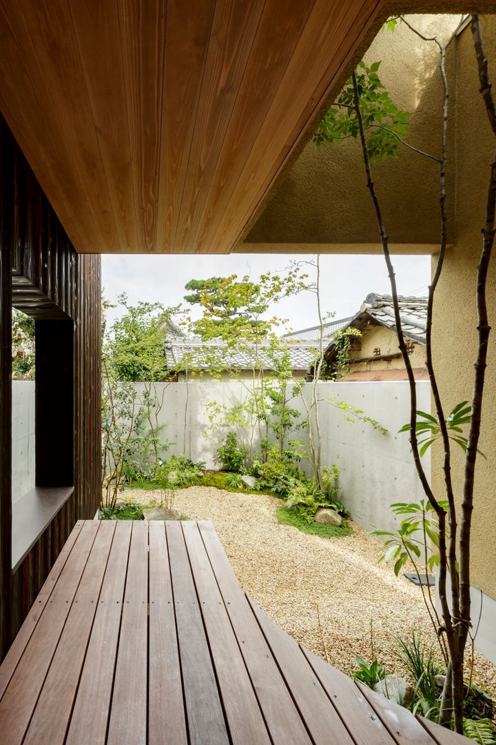 松栄の家, HEARTH ARCHITECTS/ハース建築設計事務所 HEARTH ARCHITECTS/ハース建築設計事務所 Modern style gardens