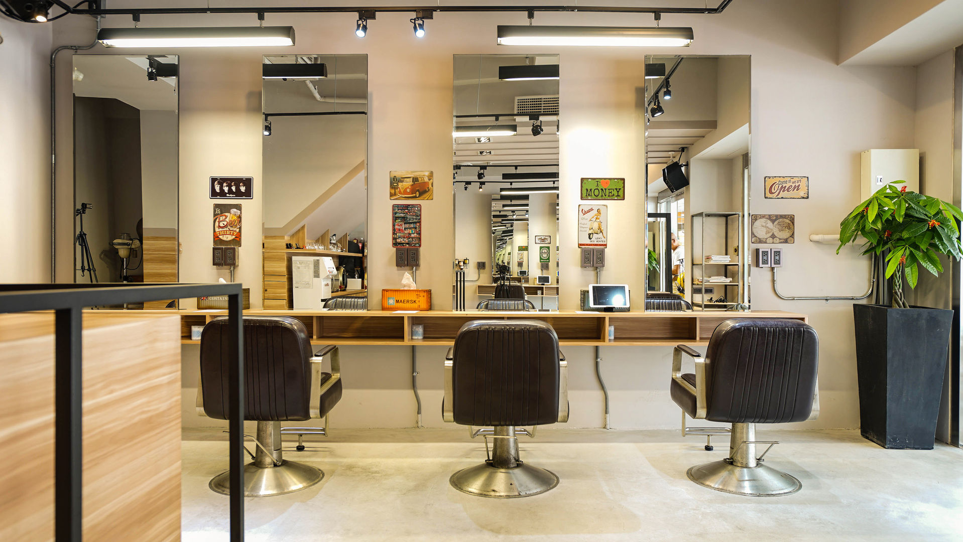 B&K Hair Salon, 見和空間設計 見和空間設計 Gewerbeflächen Stahlbeton Ladenflächen