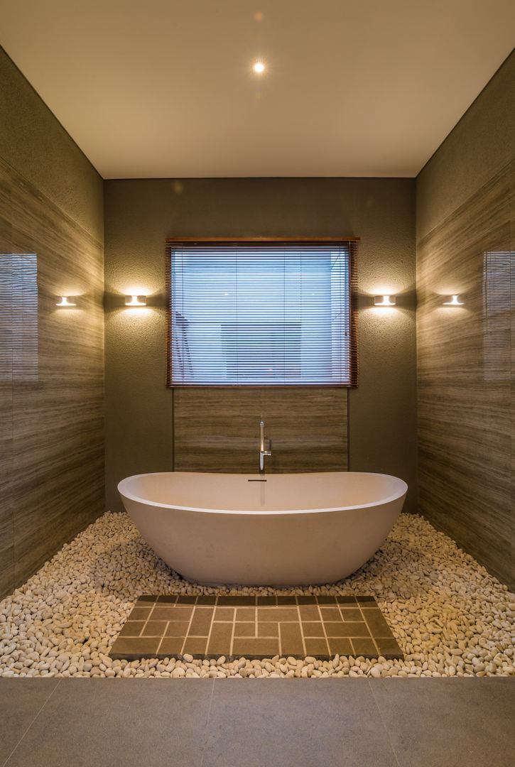 Budisari Residence, ARCHID ARCHID Salle de bain tropicale