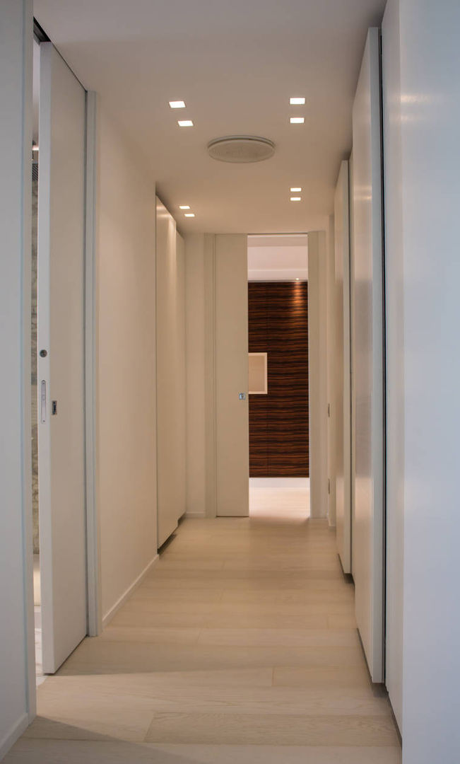 Scrigno for the Parchitello Alta complex harmonious shapes and lines for an eco-sustainable and people-friendly result Scrigno S.p.A. Unipersonale Puertas corredizas sliding door,doors