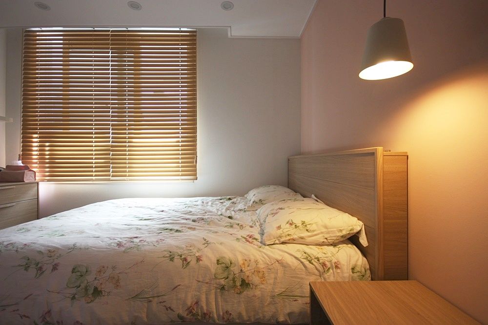 핑크 포인트 새아파트 신혼집 홈스타일링, homelatte homelatte Scandinavian style bedroom