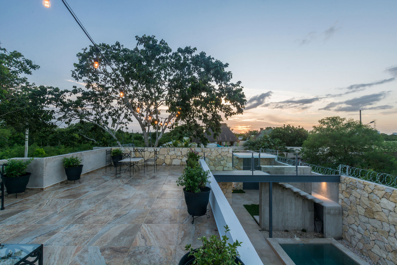 Riad Lluvia, Cetina y Ancona Arquitectos Cetina y Ancona Arquitectos 지붕