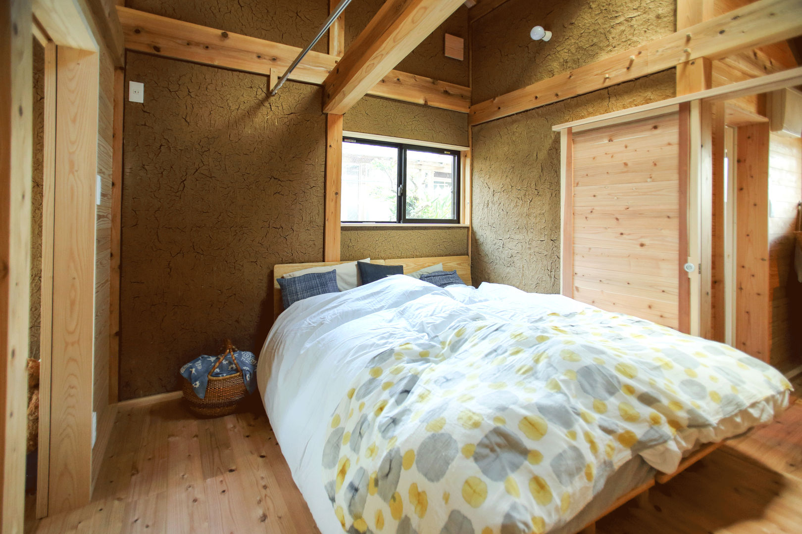 長崎 五島 / 伝統工法の小さな家, HAG HAG Eclectic style bedroom