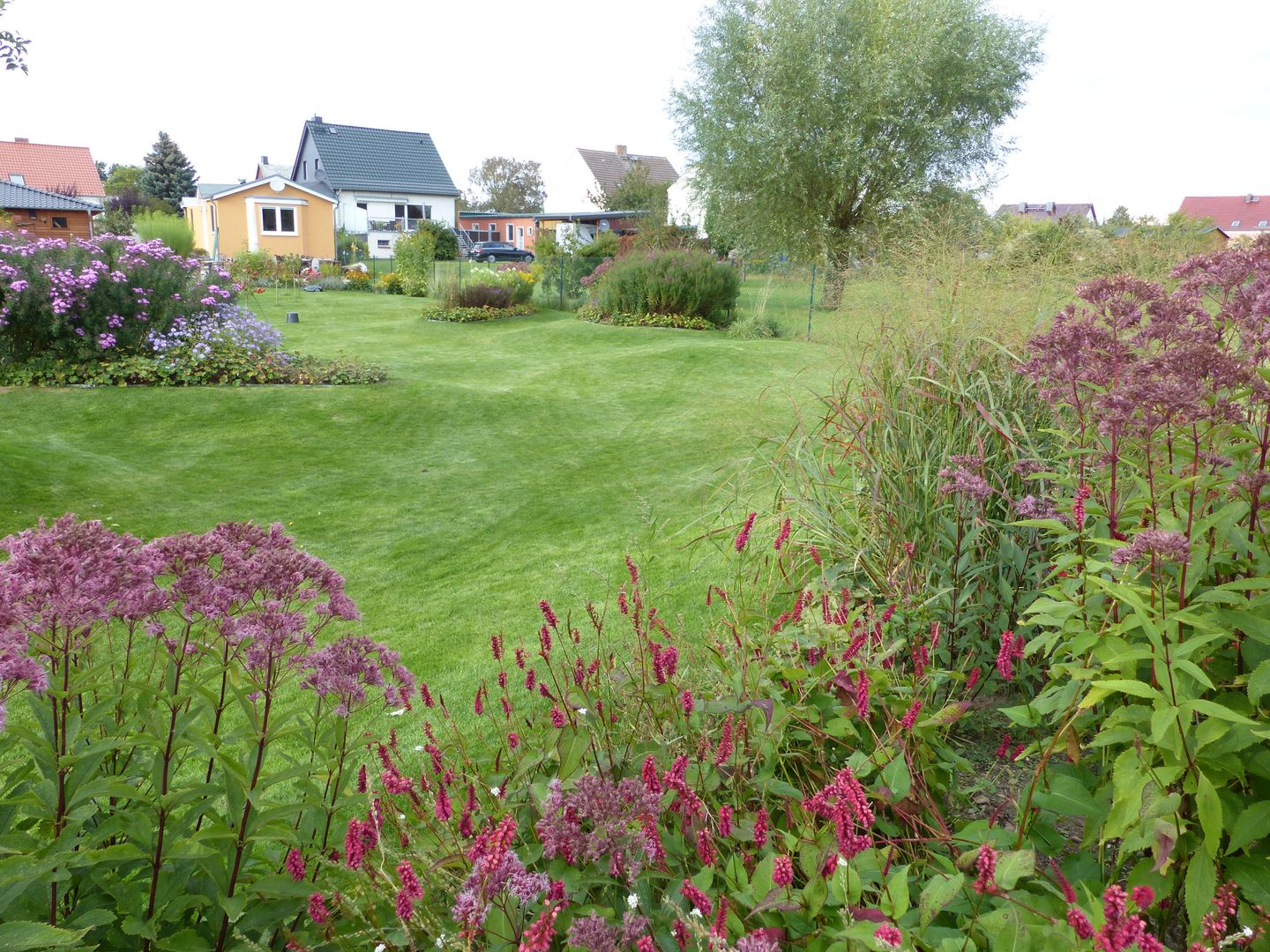 Hausgarten in Friedrichswalde (Barnim), Gartenarchitekturbüro Timm Gartenarchitekturbüro Timm حديقة