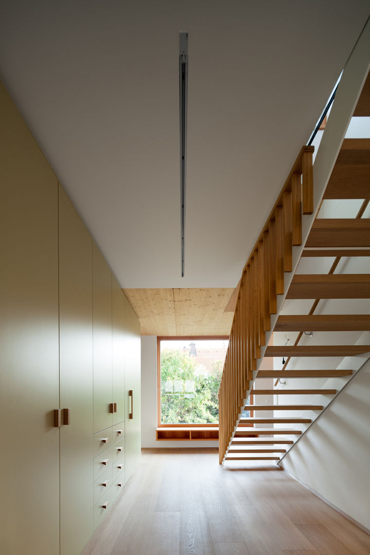 Haus W, illichmann-architecture illichmann-architecture Modern Corridor, Hallway and Staircase