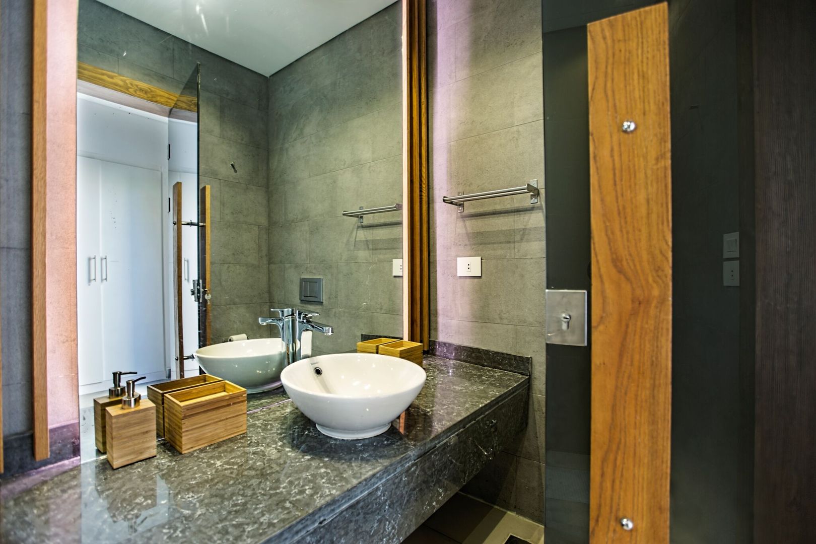 Marassi Villa, Grid Fine Finishes Grid Fine Finishes Eclectic style bathroom