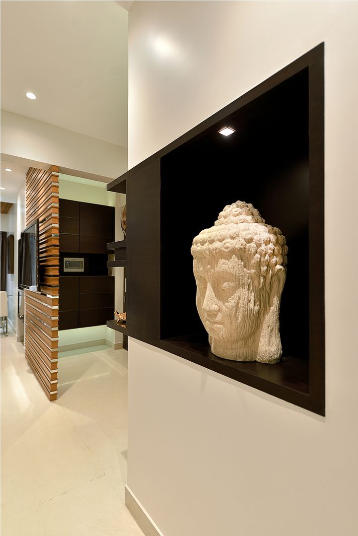 Living room- Wall niche- Residence at DLF Phase IV, Gurugram homify Walls Wood Wood effect