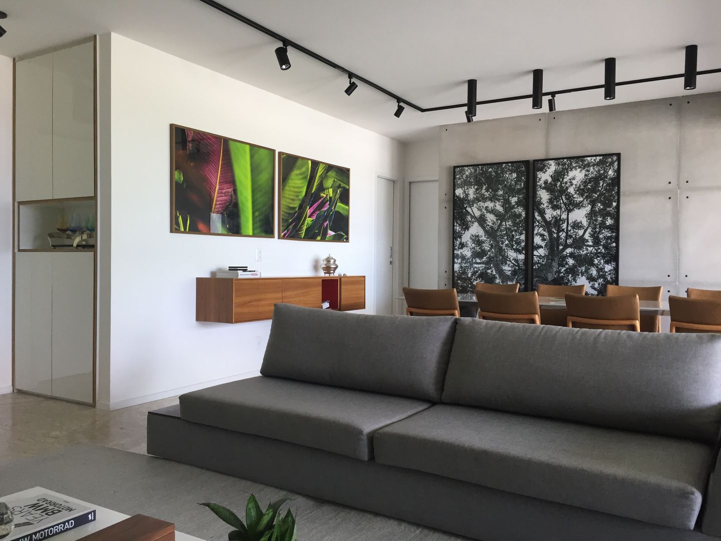 Apartamento WG - Barraporto Condomínio Club, branco arquitetura branco arquitetura Ruang Makan Modern