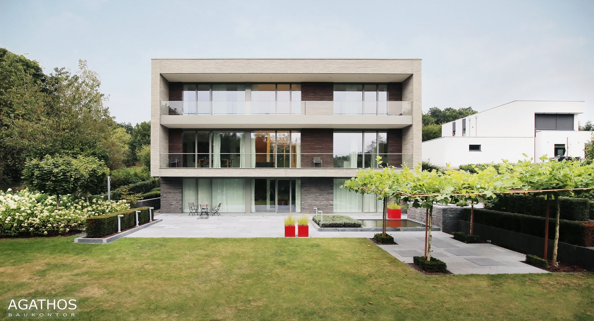 Neubau einer Villa in Ostbelgien, Architekturbüro Sutmann Architekturbüro Sutmann Casas modernas