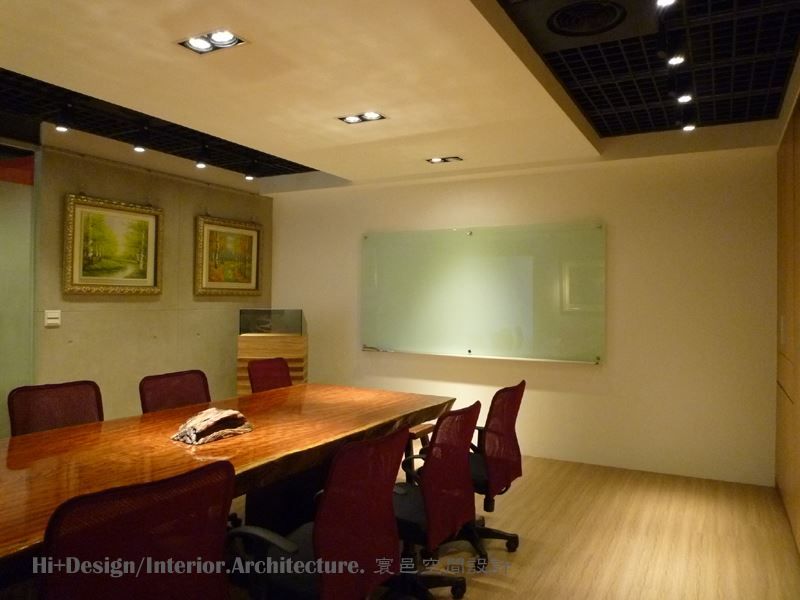 會議室內部-1 Hi+Design/Interior.Architecture. 寰邑空間設計 書房/辦公室