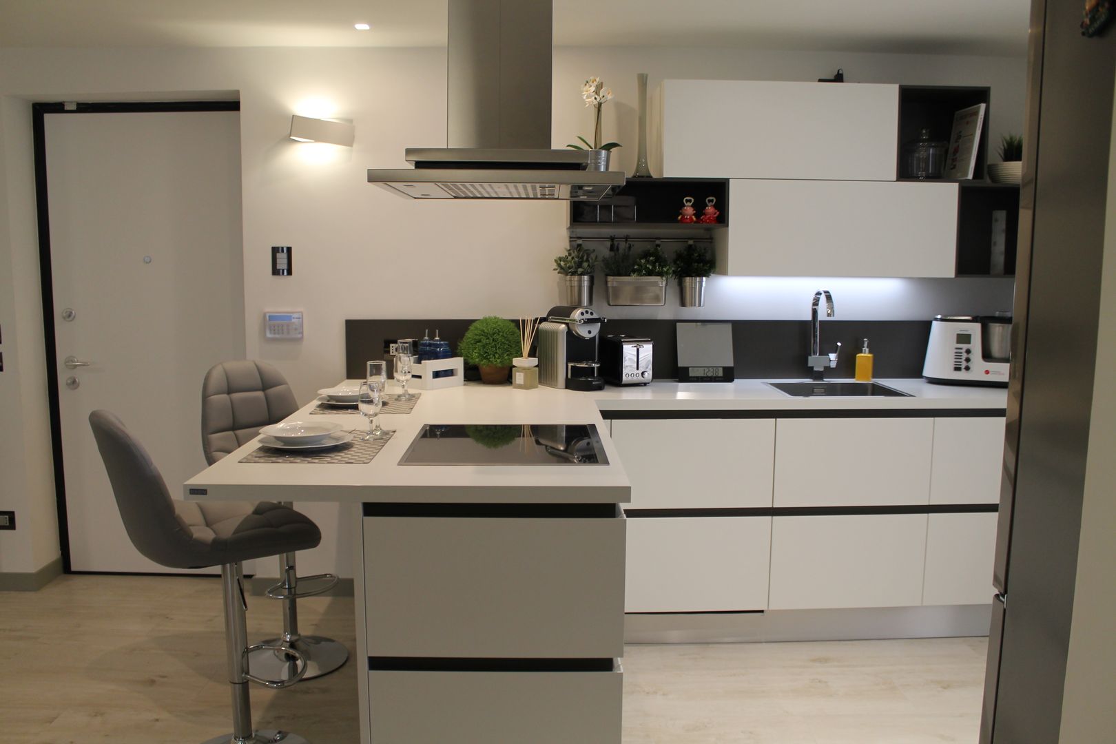 Appartamento in Turi (Bari) - Moderno su due livelli, SILVIA ZACCARO ARCHITETTO SILVIA ZACCARO ARCHITETTO Modern kitchen