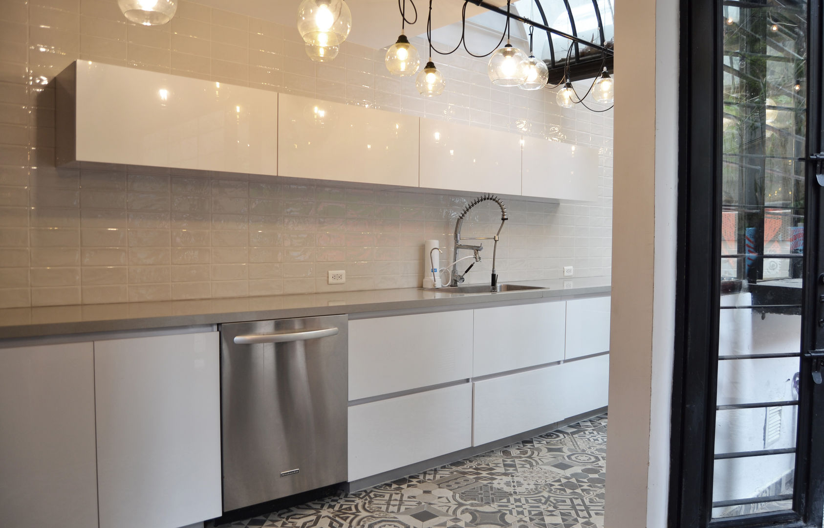 APARTAMENTO CIRCUNVALAR, ESTUDIO DUSSAN ESTUDIO DUSSAN Cocinas de estilo ecléctico