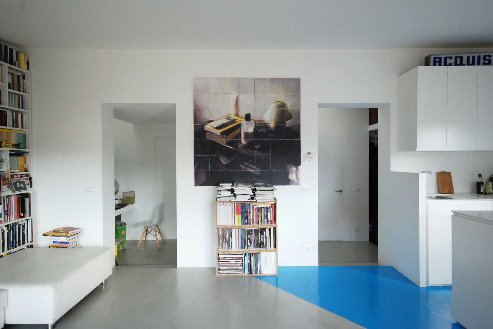 Ristrutturazione di un piccolo appartamento a Roma, architetto stefano ghiretti architetto stefano ghiretti Minimalist living room Limestone