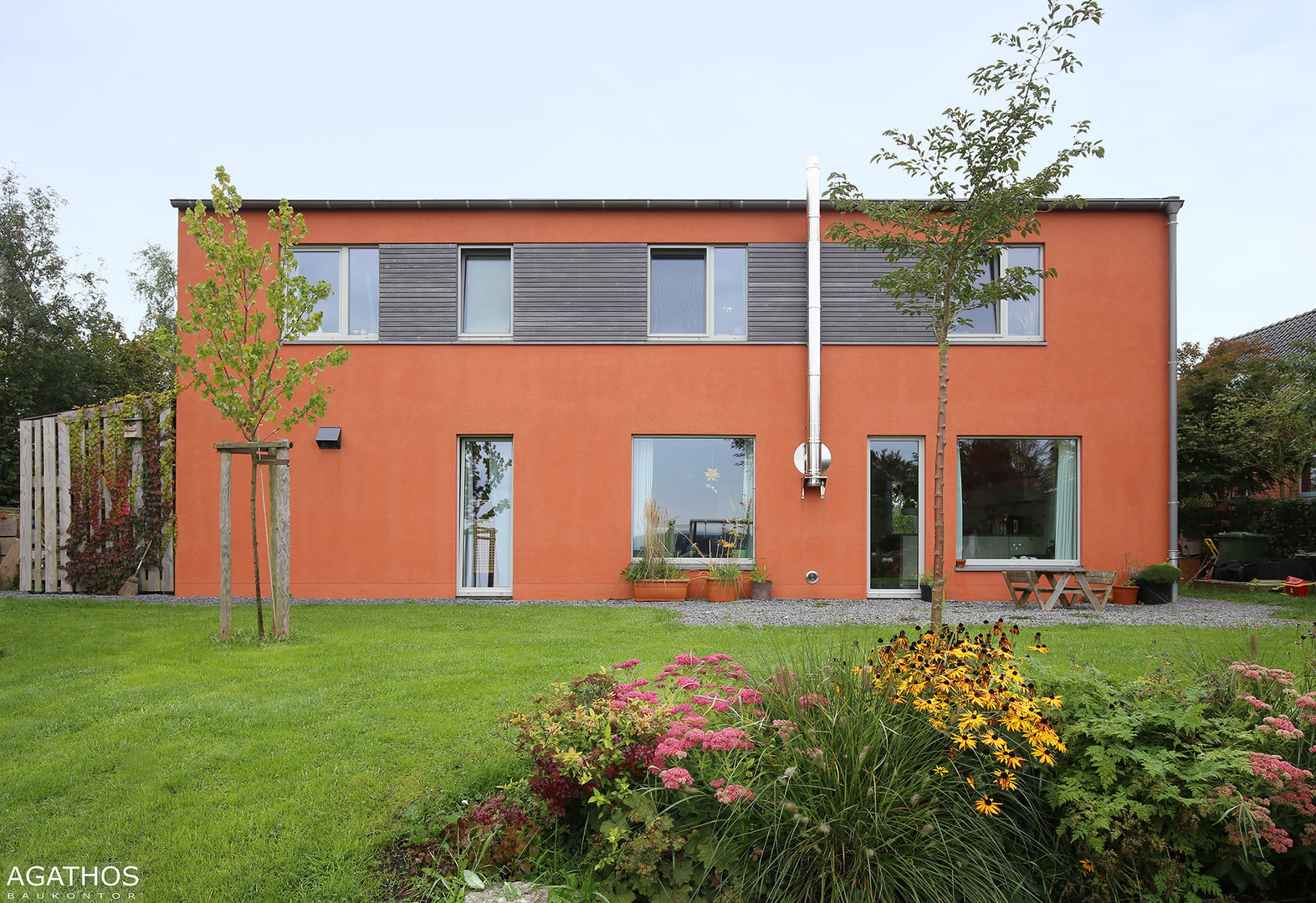 Neubau eines Einfamilienhauses mit Einliegerwohnung, Architekturbüro Sutmann Architekturbüro Sutmann Nowoczesne domy