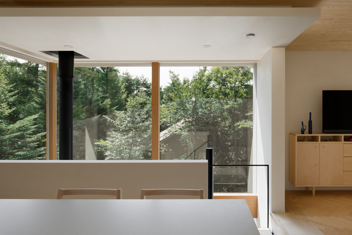 051軽井沢YTさんの家, atelier137 ARCHITECTURAL DESIGN OFFICE atelier137 ARCHITECTURAL DESIGN OFFICE หน้าต่าง กระจกและแก้ว