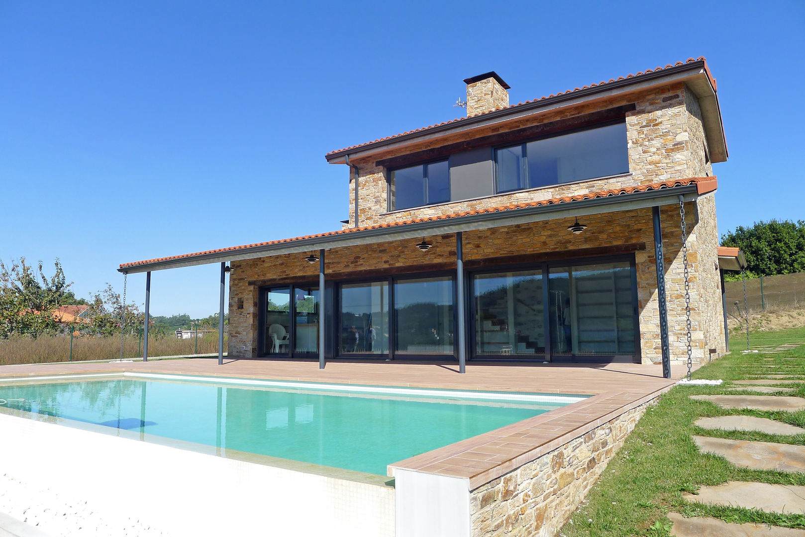 Vivienda en San Martiño do Porto, AD+ arquitectura AD+ arquitectura Casas unifamiliares