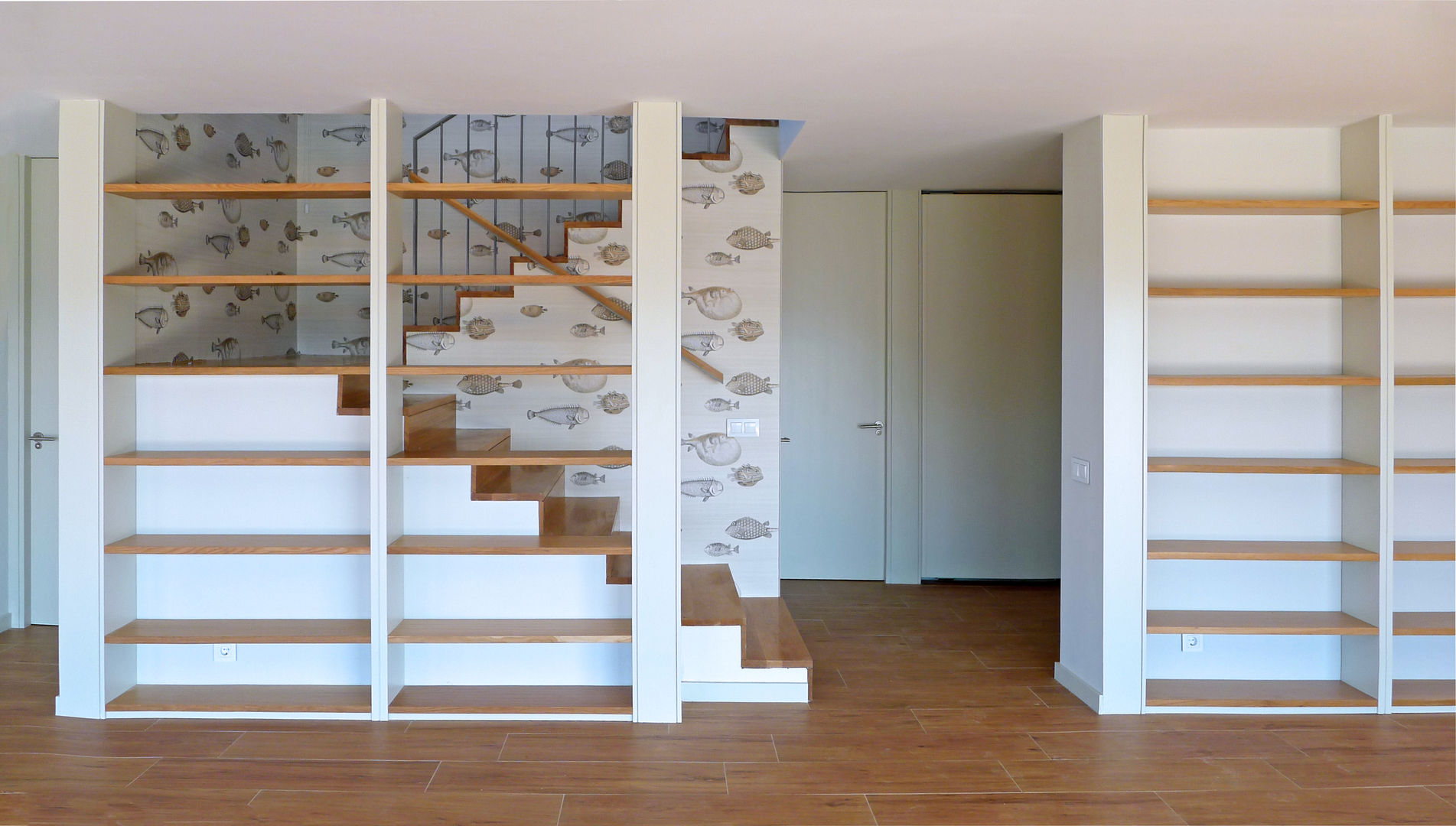 Vivienda en San Martiño do Porto, AD+ arquitectura AD+ arquitectura Pasillos, vestíbulos y escaleras de estilo moderno