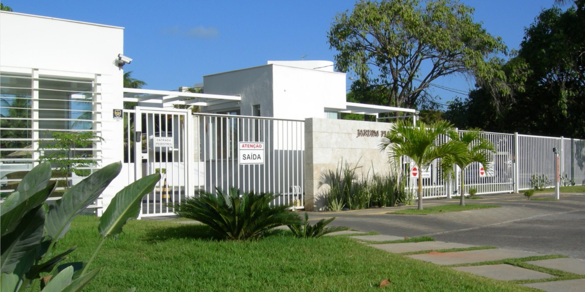 Projeto guarita do Condomínio Jardim Piatã, branco arquitetura branco arquitetura Moderne huizen