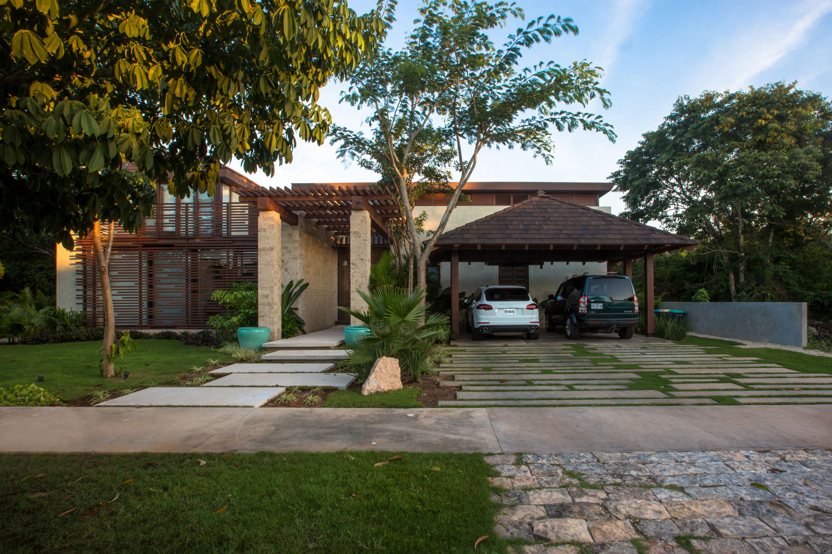 Casa DD, Ancona + Ancona Arquitectos Ancona + Ancona Arquitectos Tropical style houses