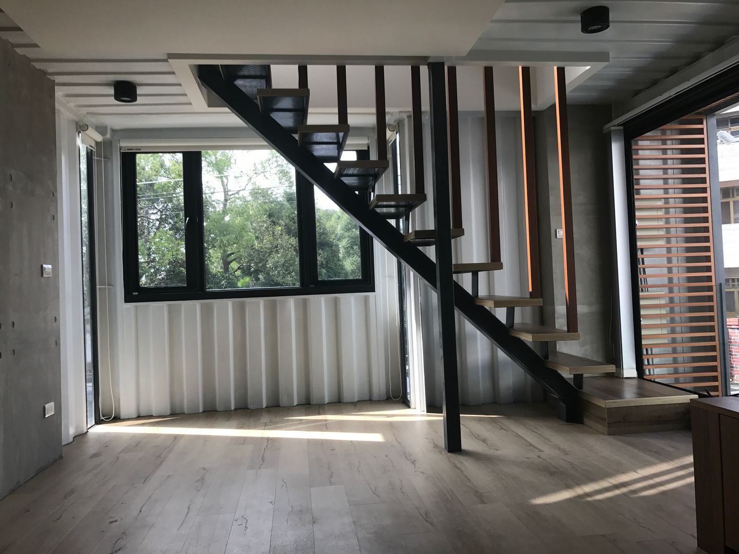 鹿谷貨櫃住宅, 石方室內裝修有限公司 石方室內裝修有限公司 Industrial style living room