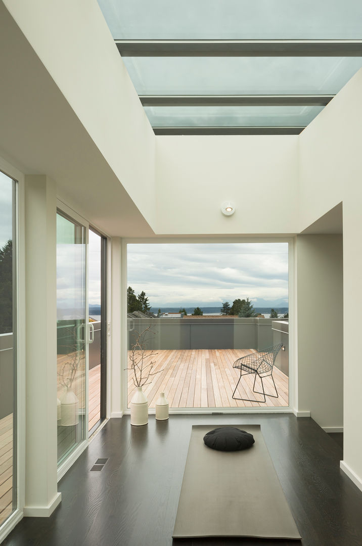 Magnolia House Rerucha Studio Modern Corridor, Hallway and Staircase