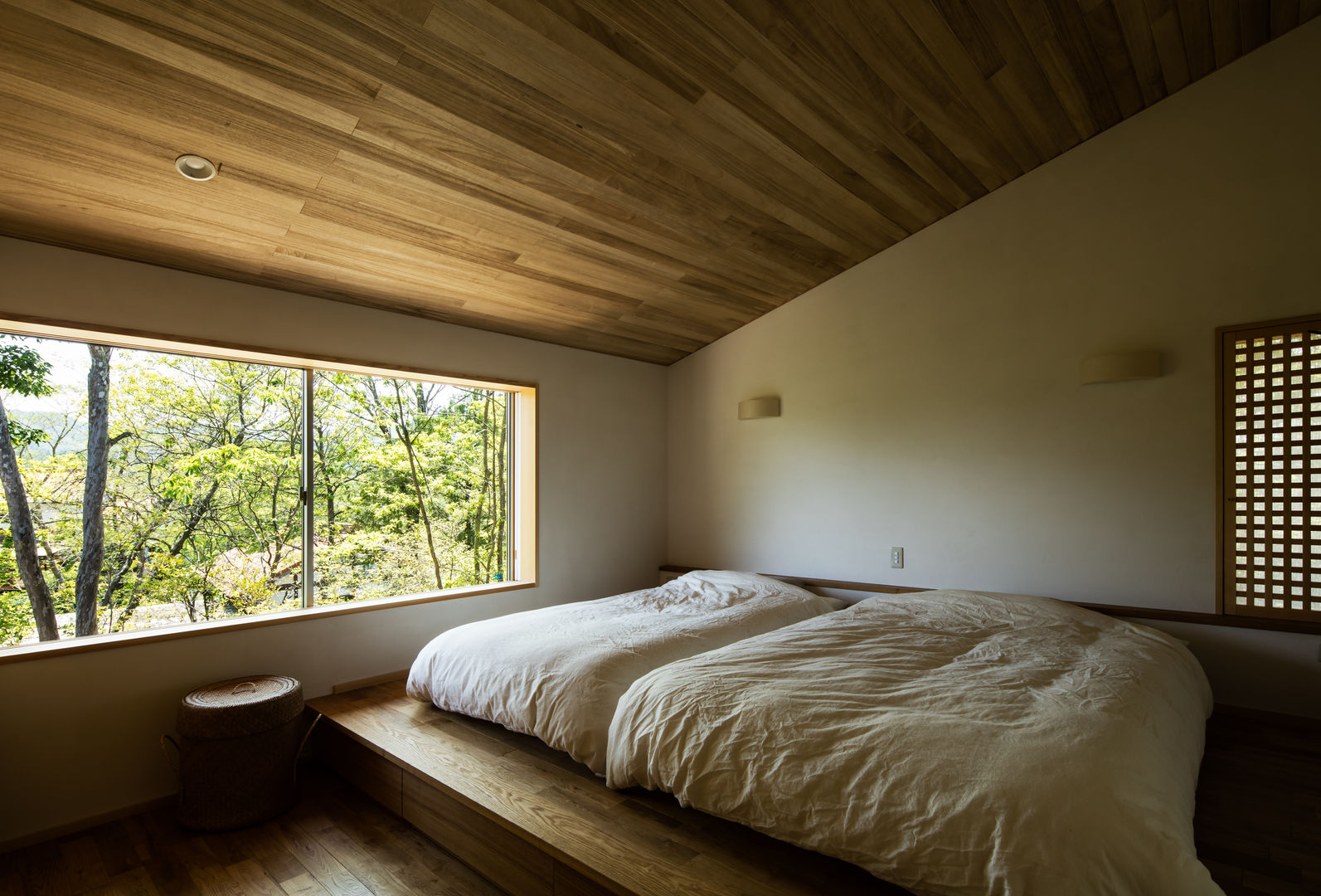 上山の家, 神家昭雄建築研究室 神家昭雄建築研究室 غرفة نوم خشب Wood effect