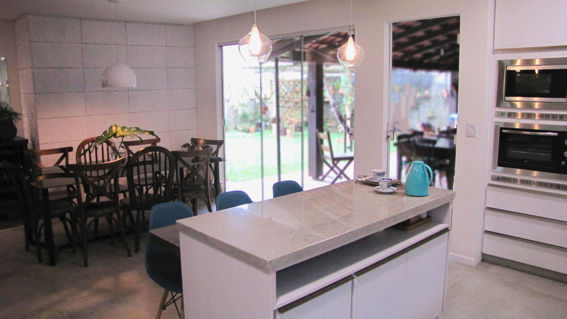 Retrofit de residência com mais de 30 anos, Panorama Arquitetura & Interiores Panorama Arquitetura & Interiores Eclectic style kitchen