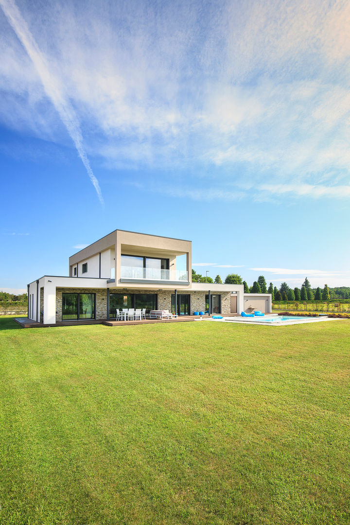 Villa Moderna in Bioedilizia di BIOHAUS: Bello , Stefano Pedroni Stefano Pedroni モダンな 家