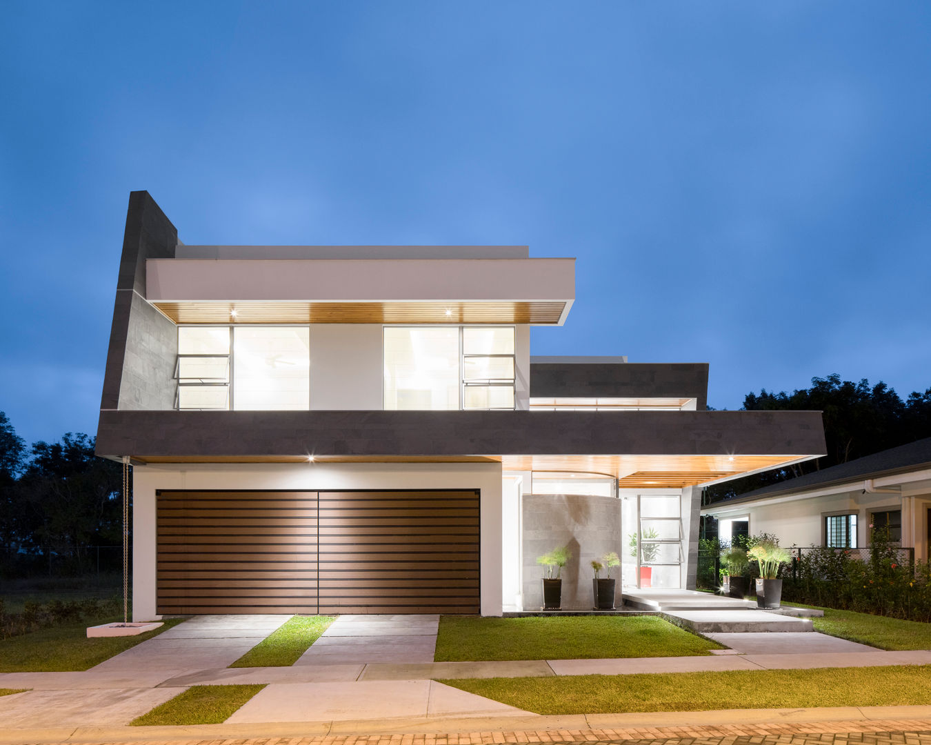 Casa L-G, J-M arquitectura J-M arquitectura Rumah Modern Beton