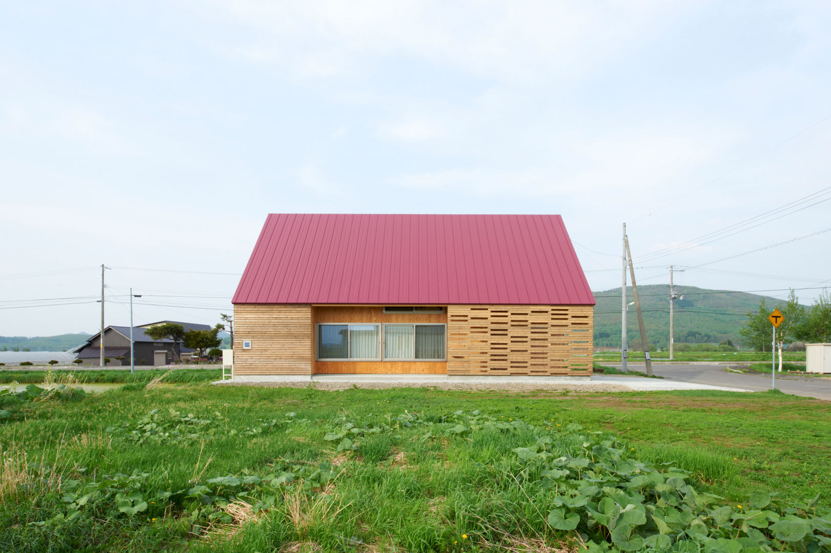 東川の家, アトリエモノゴト 一級建築士事務所 アトリエモノゴト 一級建築士事務所 Case moderne