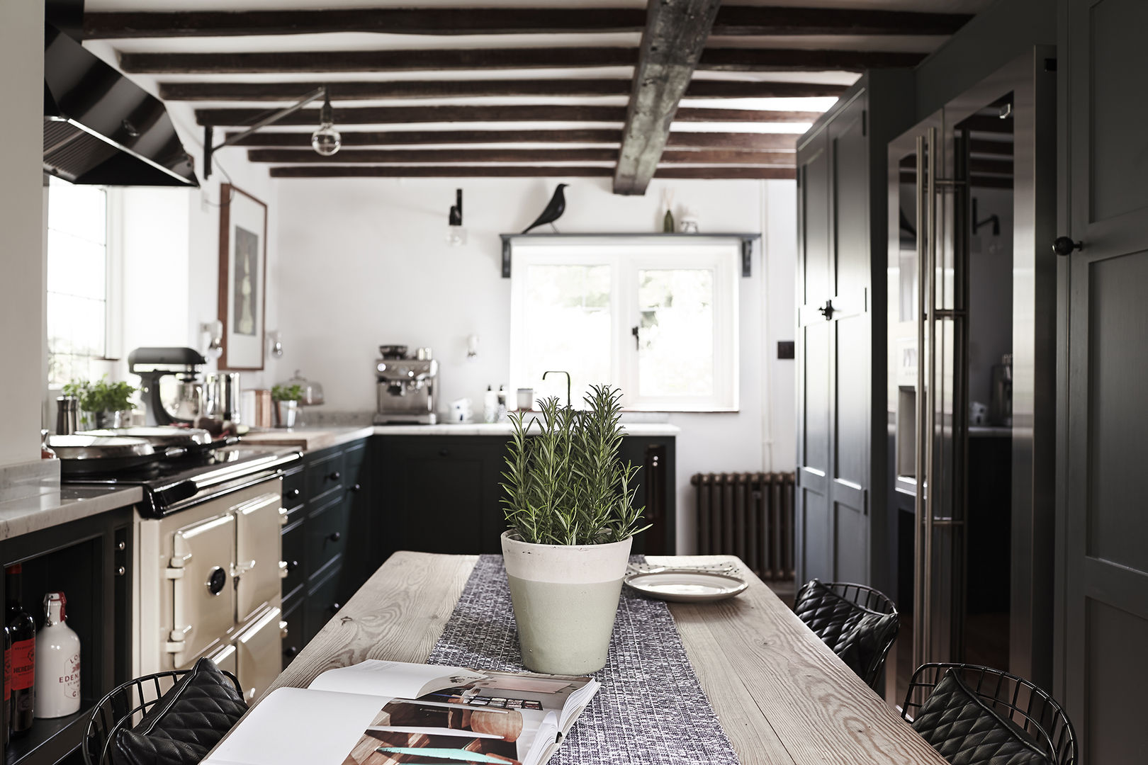 Thatched Cottage | Kitchen, Fawn Interiors Studio Fawn Interiors Studio Eclectic style kitchen