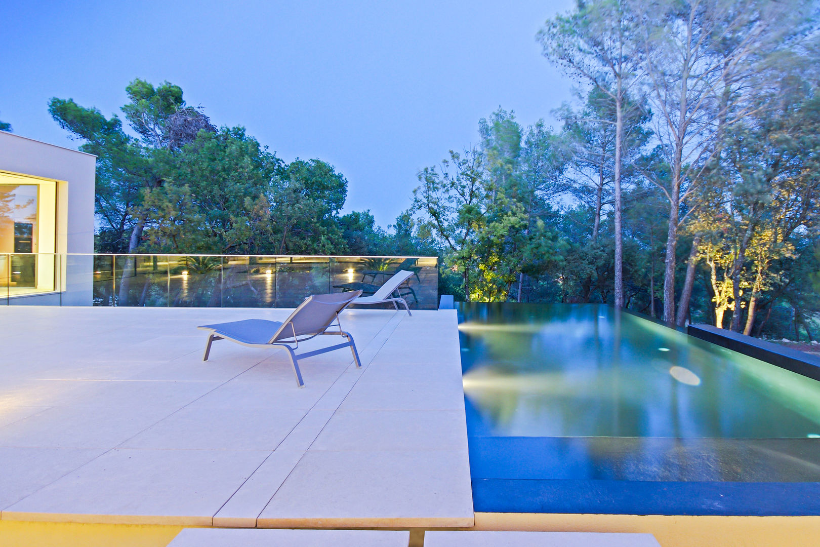 ART, Brengues Le Pavec architectes Brengues Le Pavec architectes Minimalist pool