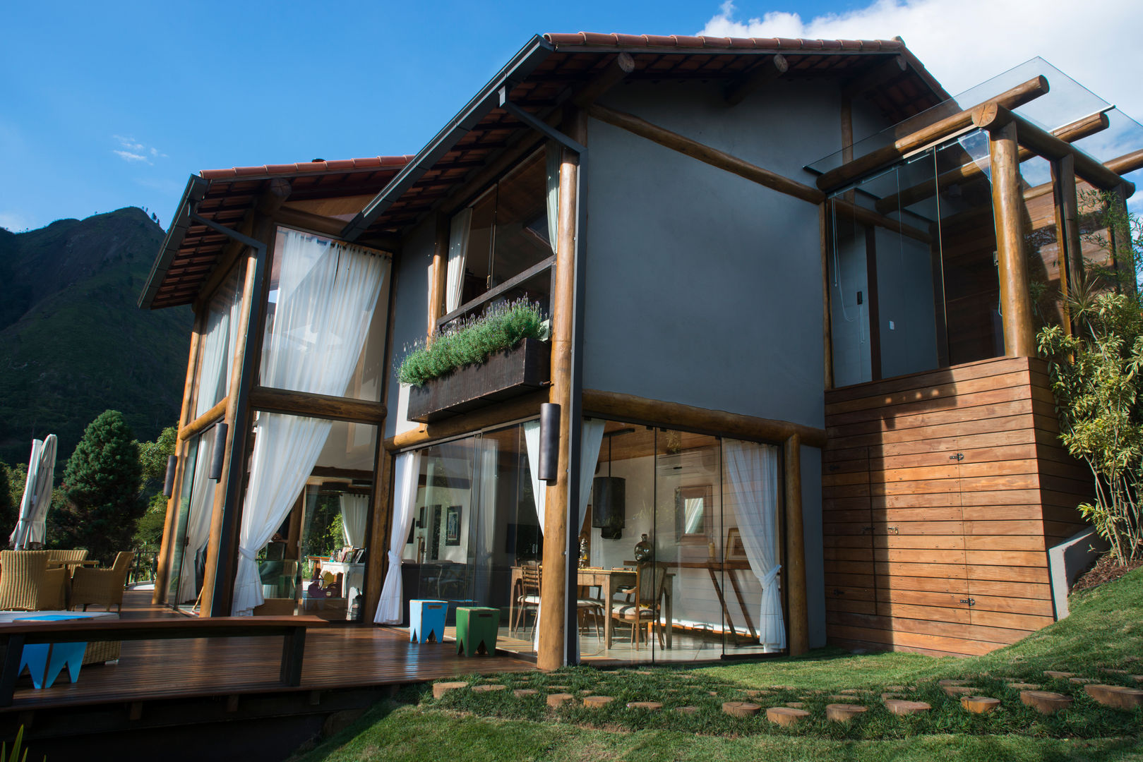 Casa na Montanha, Giselle Wanderley arquitetura Giselle Wanderley arquitetura Rumah Gaya Country Kayu Wood effect