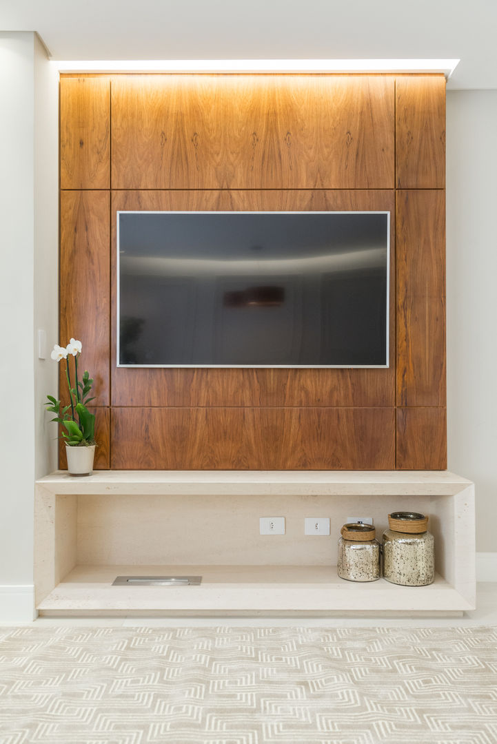 Apartamento CG - Curitiba, Fernanda Miranda Arquitetura Fernanda Miranda Arquitetura Living room Wood Wood effect