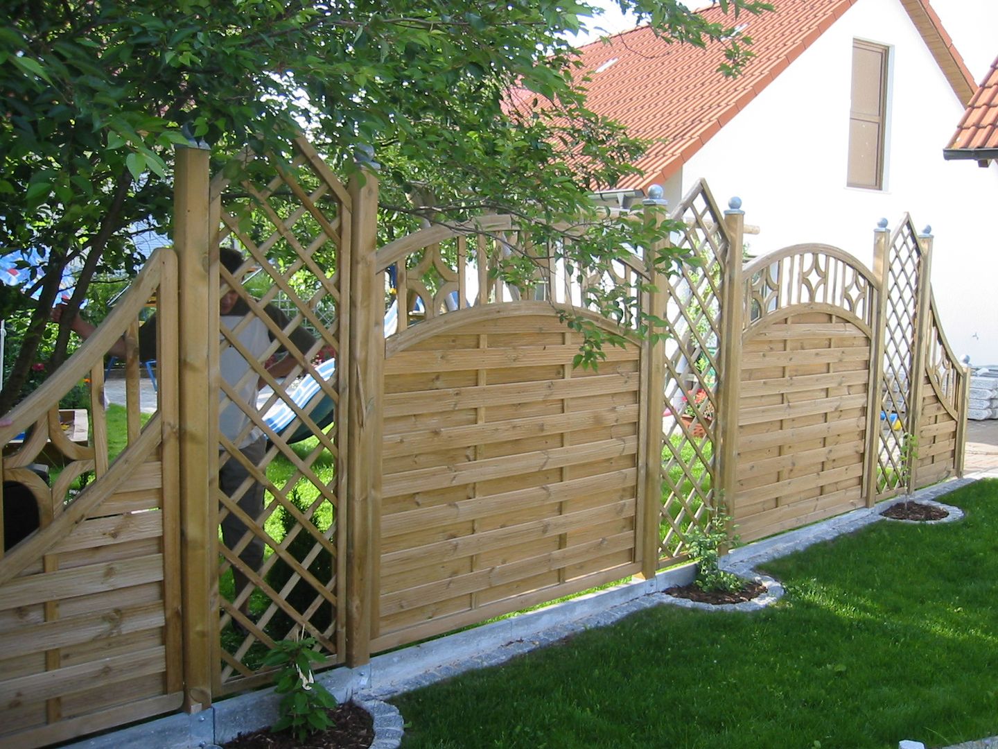 Holzbeläge, Sichtschutz, Zäune, Garten-Landschaftsbau Hierreth-Felser GmbH Garten-Landschaftsbau Hierreth-Felser GmbH Country style garden