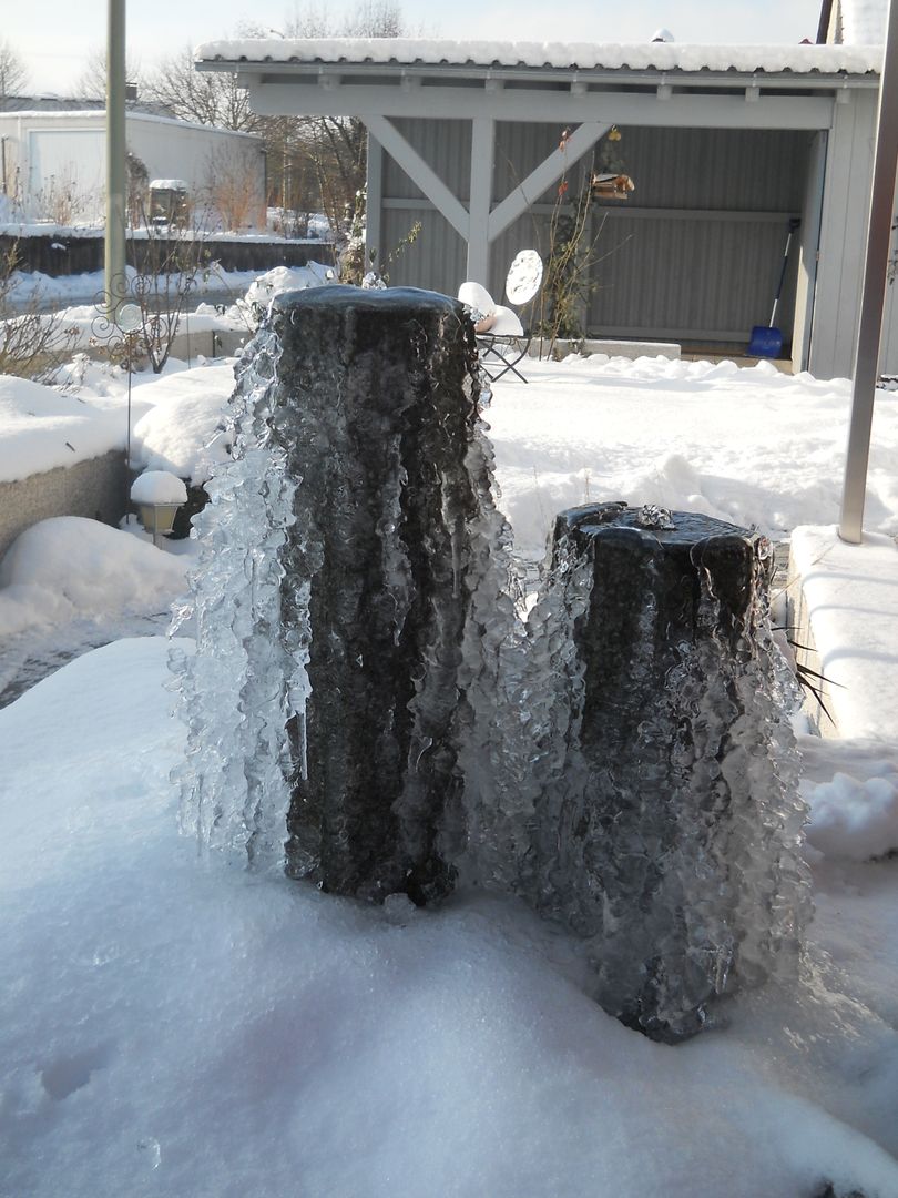 Quellsteine, Teiche Wasserbecken, Garten-Landschaftsbau Hierreth-Felser GmbH Garten-Landschaftsbau Hierreth-Felser GmbH حديقة