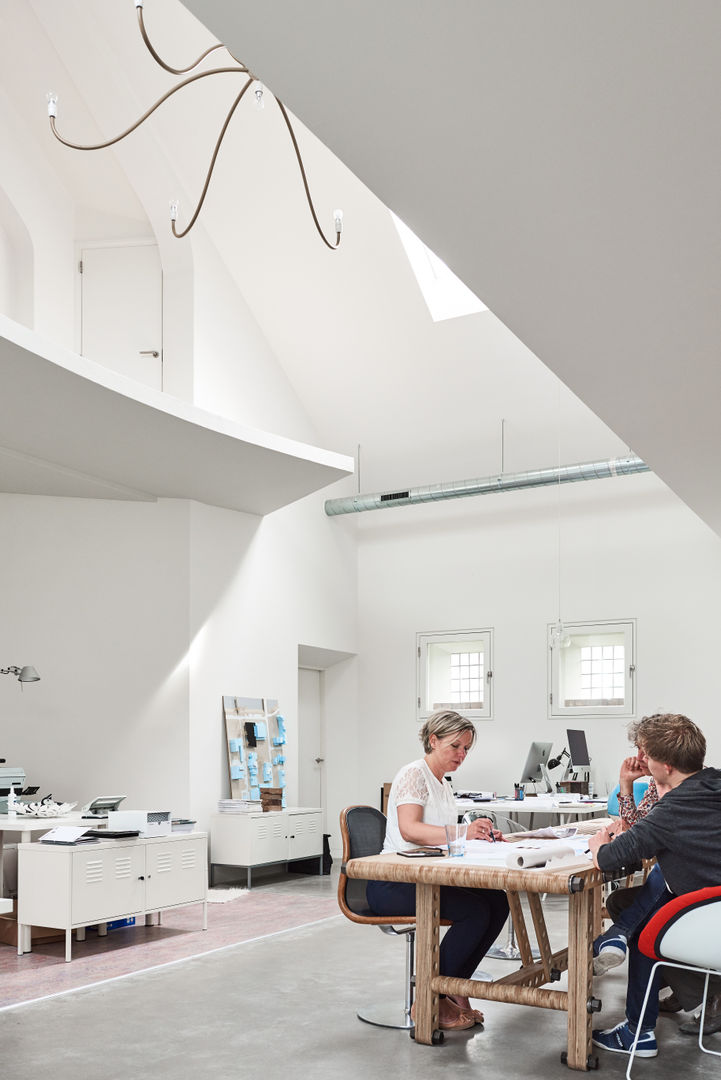 Transformatie Koepelkerk Onnen, MINT Architecten MINT Architecten Modern Çalışma Odası