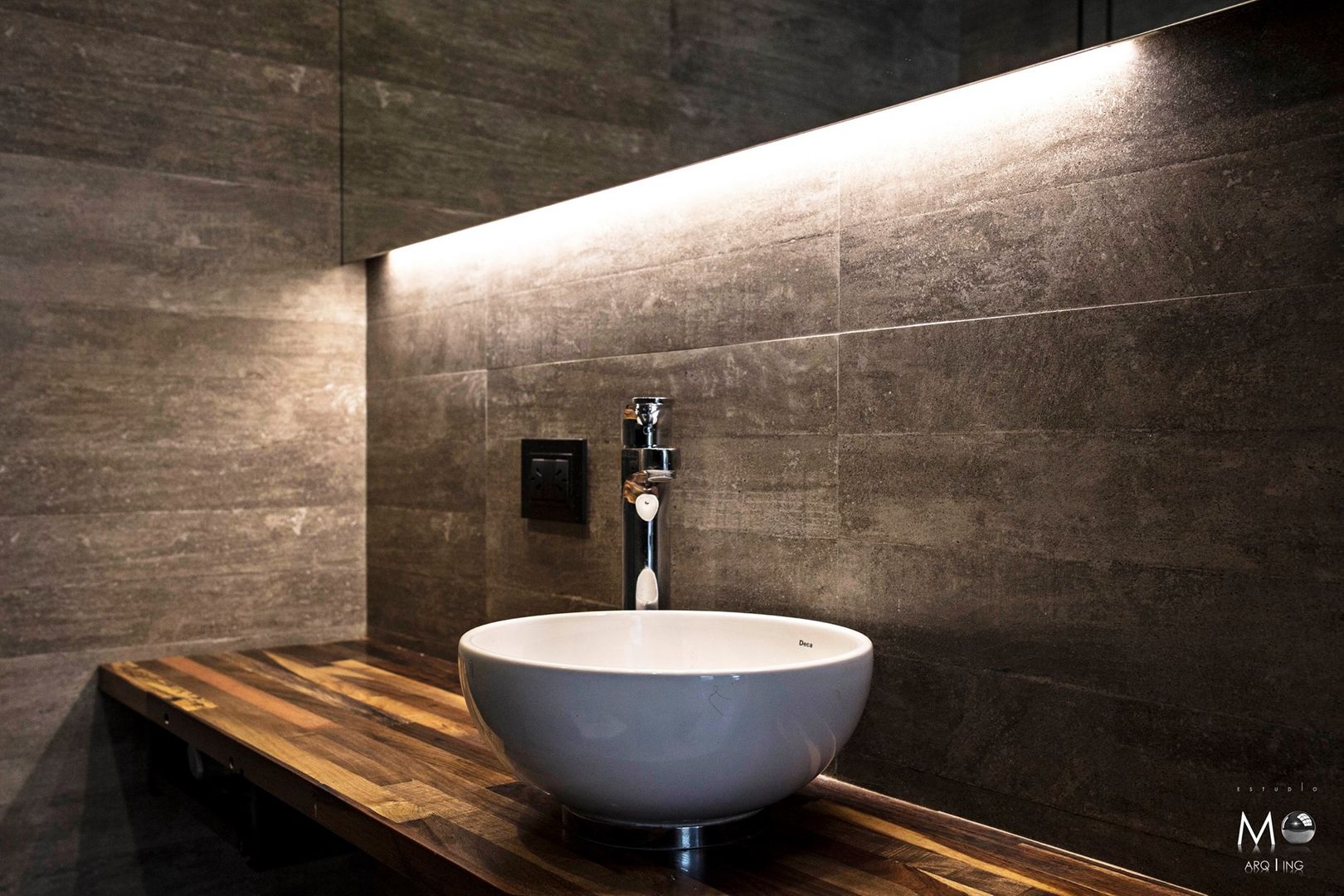 DEPTO MONOAMBIENTE LA PERLA, estudio M estudio M Modern style bathrooms