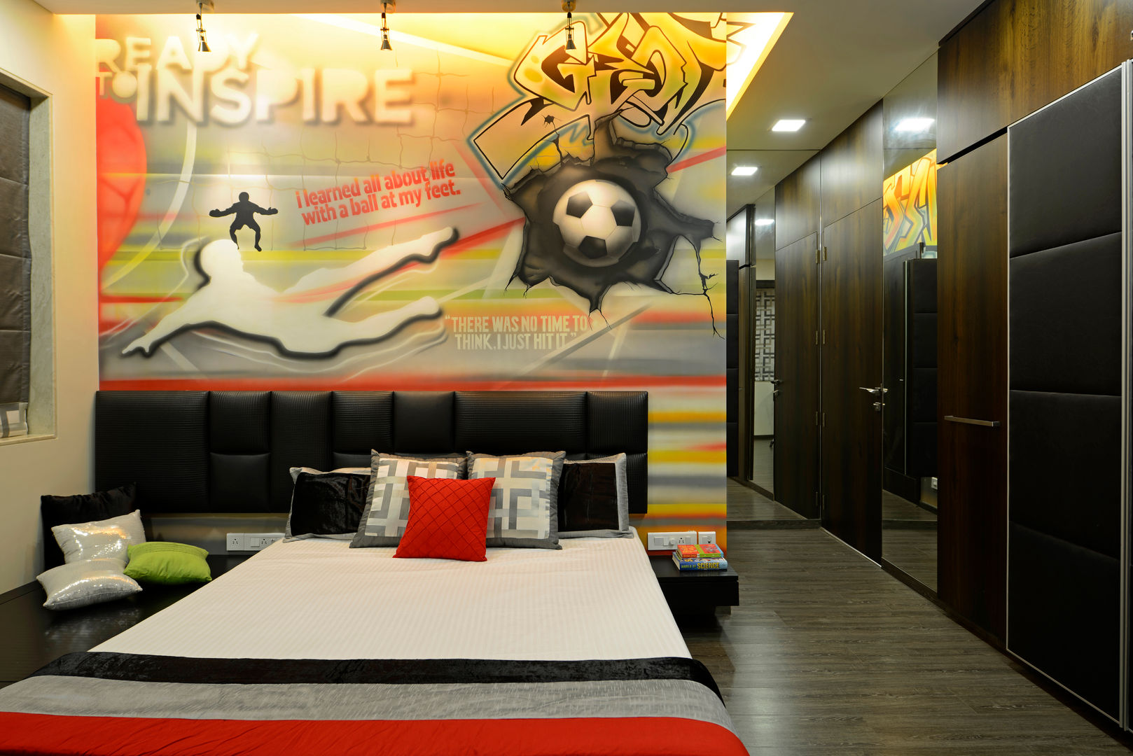 Matunga Apartment, Fourth Axis Designs Fourth Axis Designs Boys Bedroom