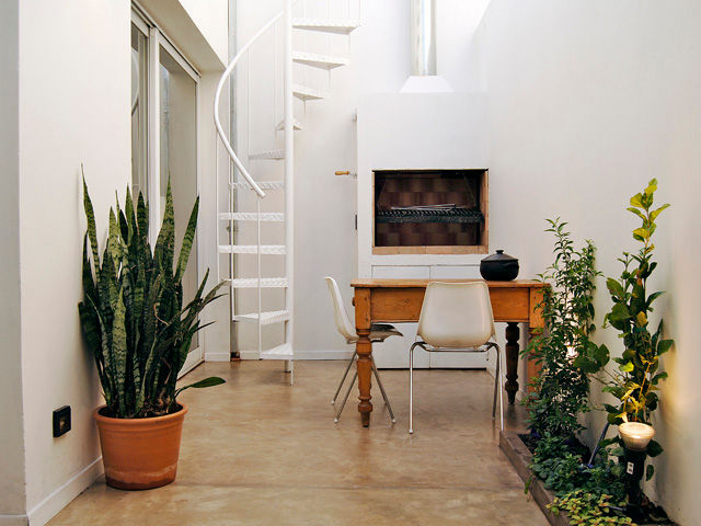 Home Loft, Paula Mariasch - Juana Grichener - Iris Grosserohde Arquitectura Paula Mariasch - Juana Grichener - Iris Grosserohde Arquitectura غرفة السفرة