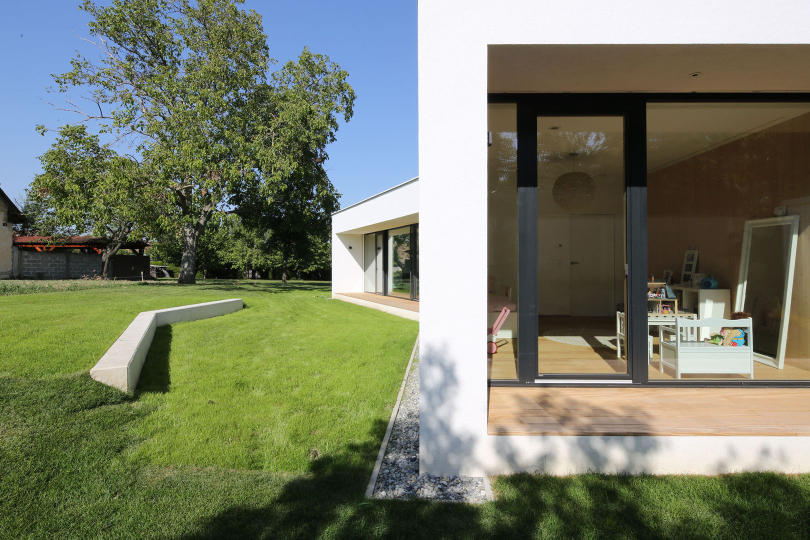 Bungalow K. das Haus, das ein Dorf ist!, PASCHINGER ARCHITEKTEN ZT KG PASCHINGER ARCHITEKTEN ZT KG Casas modernas