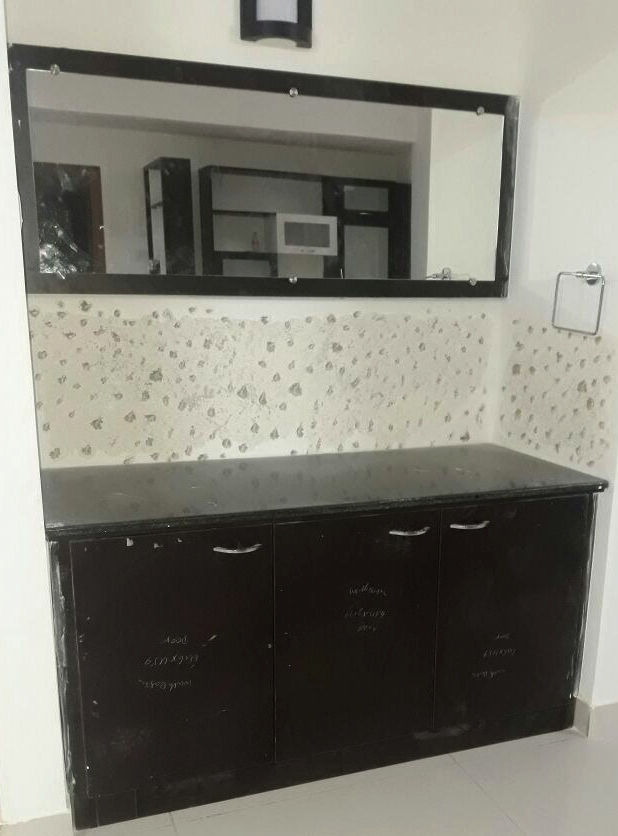 Wash Basin Mirror with Storage homify Dining room