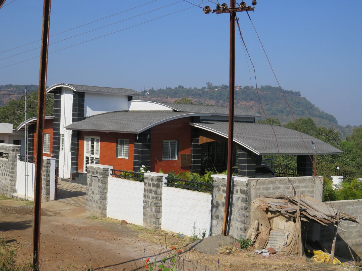 View from Upper side Road. homify Villas Limestone