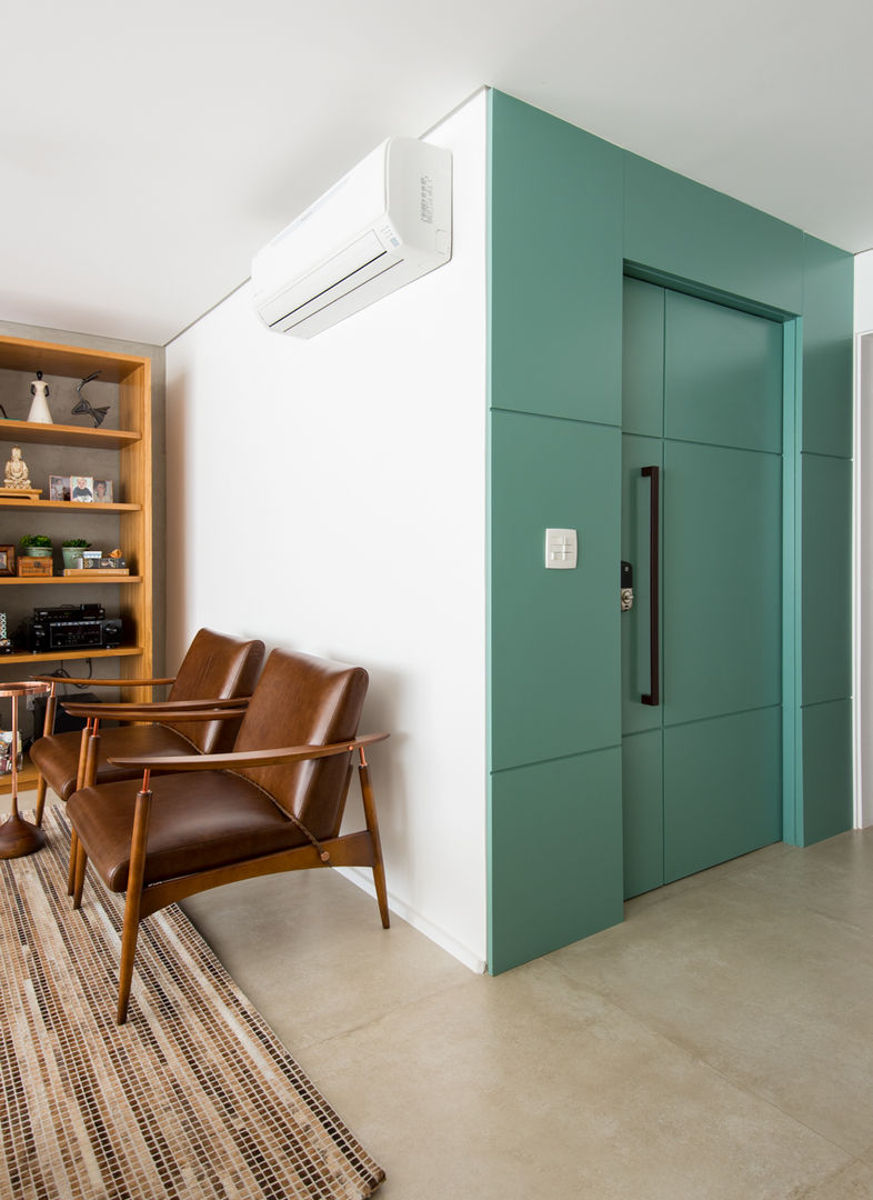 Apartamento Higienópolis II, RF DESIGN DE INTERIORES RF DESIGN DE INTERIORES Modern style doors