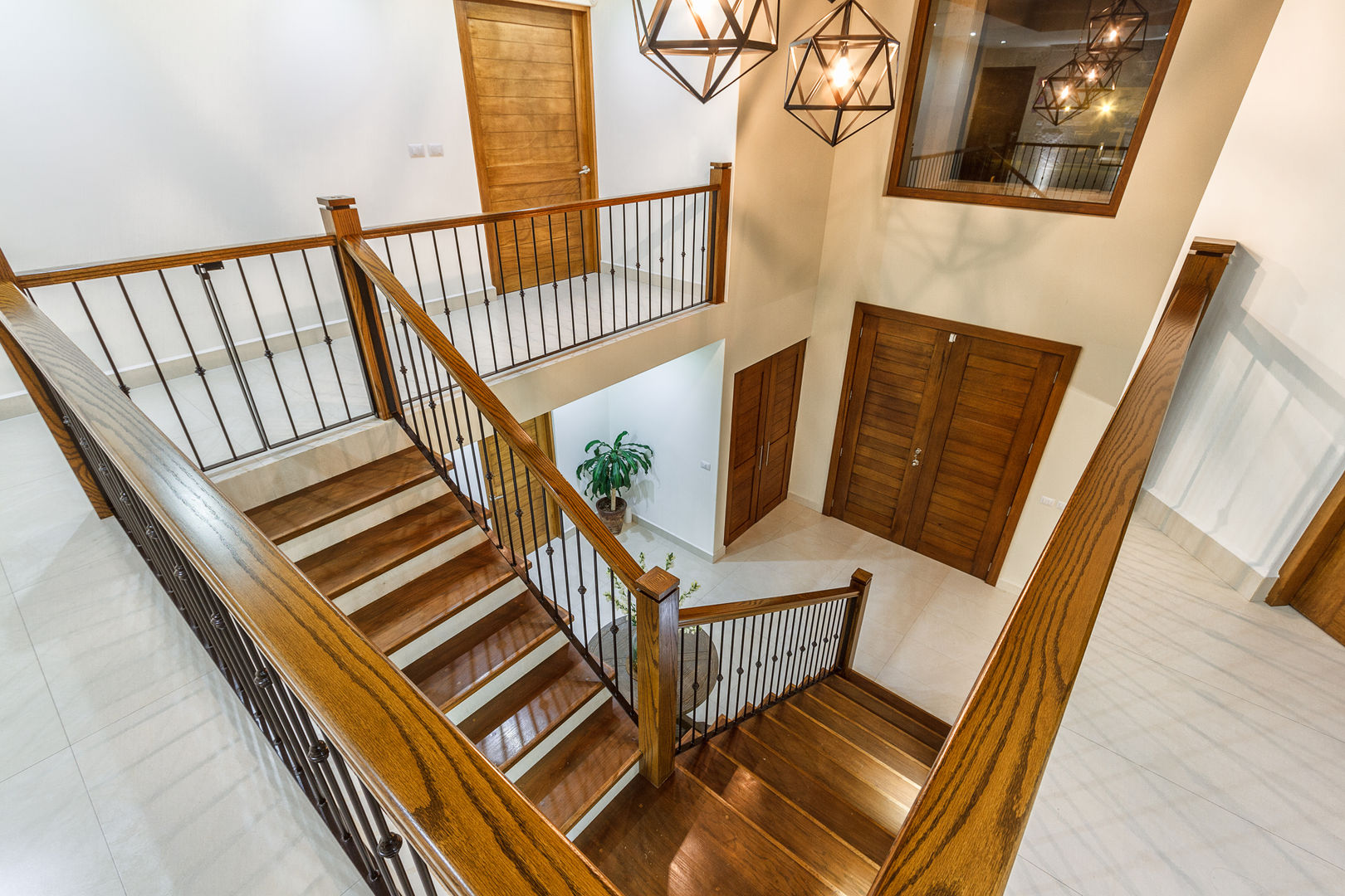 homify Modern Corridor, Hallway and Staircase