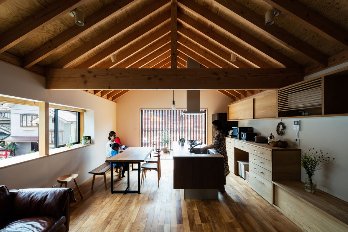 翠香園町の家, 藤森大作建築設計事務所 藤森大作建築設計事務所 Modern dining room Wood Wood effect